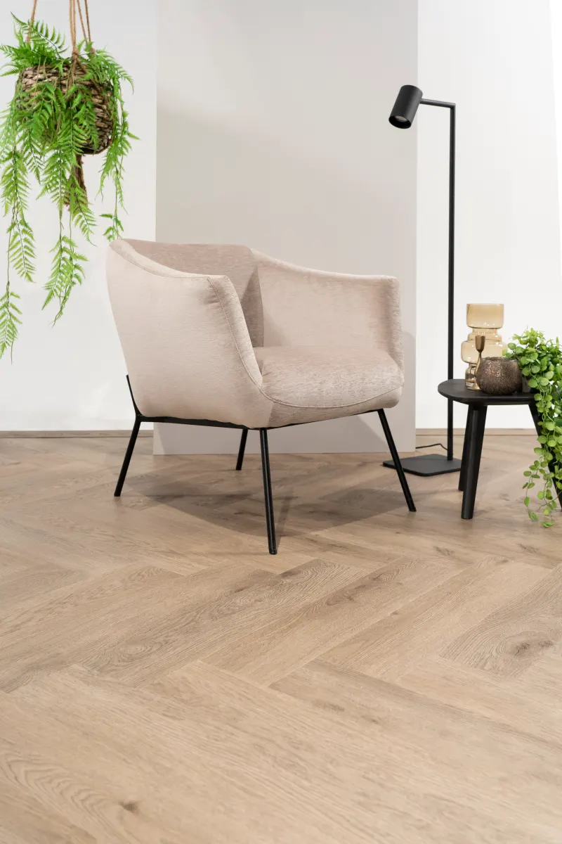 PVC-vloer in houtlook in woonkamer